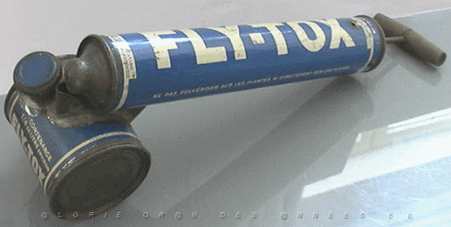 SOUVENIRS LA FLY TOX.gif